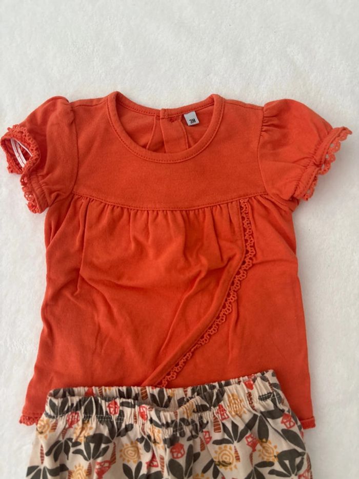 Ensemble orange fleuris 3 mois - photo numéro 2