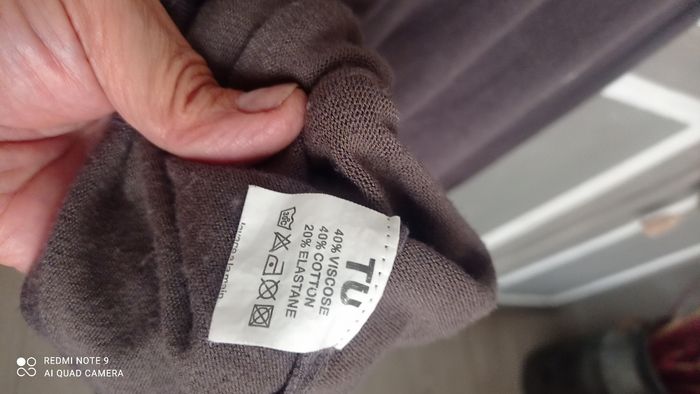 Robe  Voyelles en lainage coloris taupe taille S/M très bon état - photo numéro 5