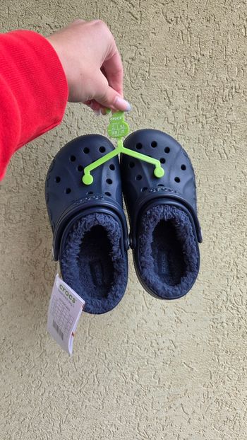 Crocs fourrées bleu marine pour enfant
