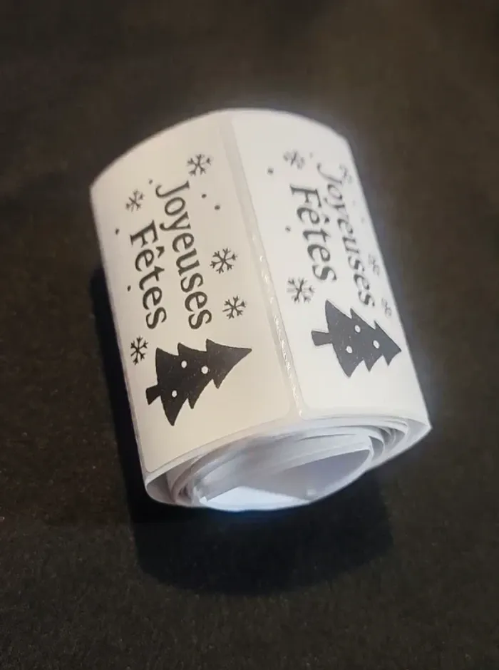 Lot de 50 autocollants “Joyeuses Fêtes” stickers Noël pour emballages et colis - photo numéro 3