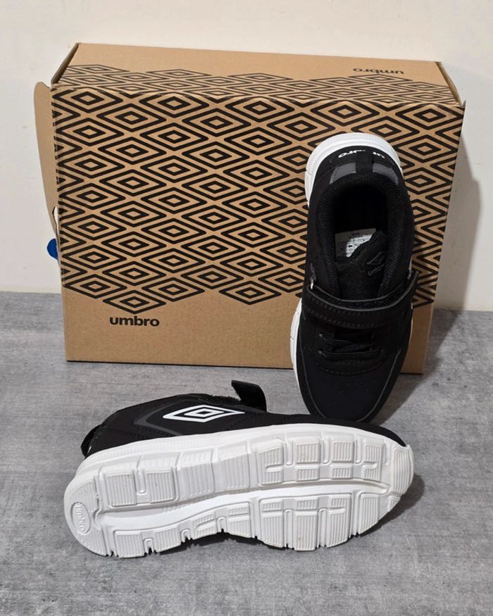 Baskets enfant umbro taille 31 - photo numéro 4