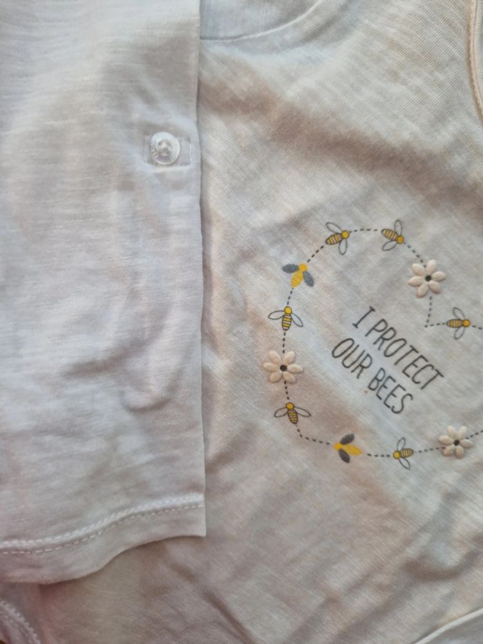 Lot de 2 T shirts Okaïdi 4 ans en très bon état - photo numéro 4