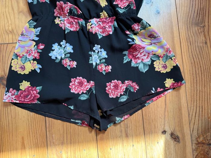 Superbe CombiShort neuf fluide fleuri Forever 🌸 40 L - photo numéro 3