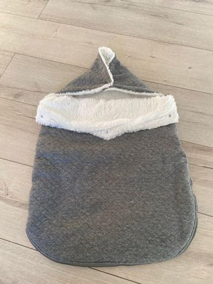 Nid d’ange gris foncé