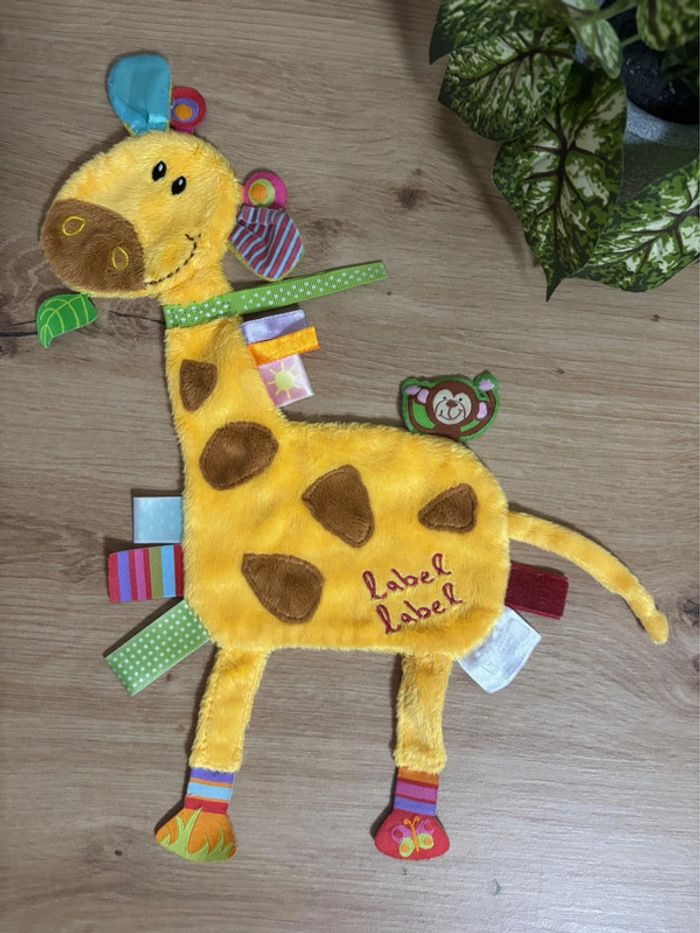 Doudou plat girafe jaune marron label label étiquette - photo numéro 2