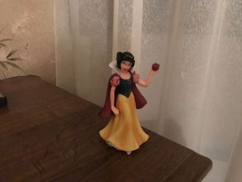 Figurine princesse blanche neige
