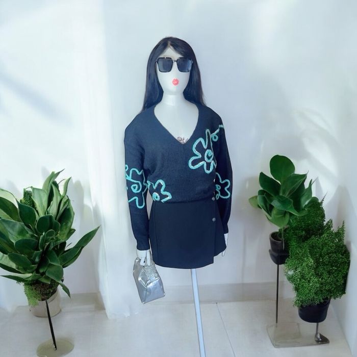 Pull noir - photo numéro 2