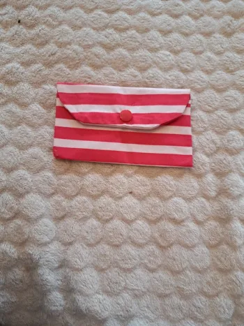 Pochette à cartes – Compacte & pratique