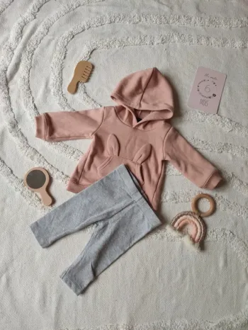 Ensemble fille 6 mois – Sweat Kiabi + legging H&M – Très bon état
