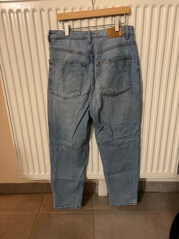 Jean mum bershka taille 40