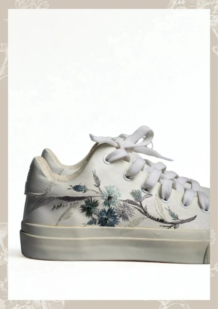 Baskets basses blanc cassé motif fleurie Shiatzy Taille 36 - photo numéro 5