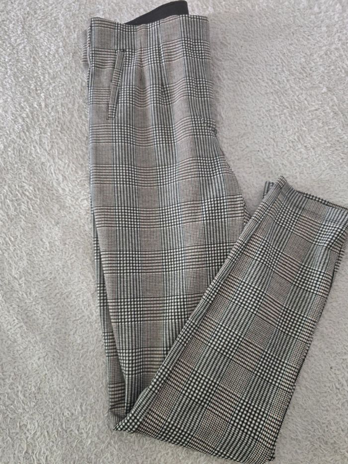Pantalon neuf étiquette 🍒C&A🍒taille 42/44 - photo numéro 3