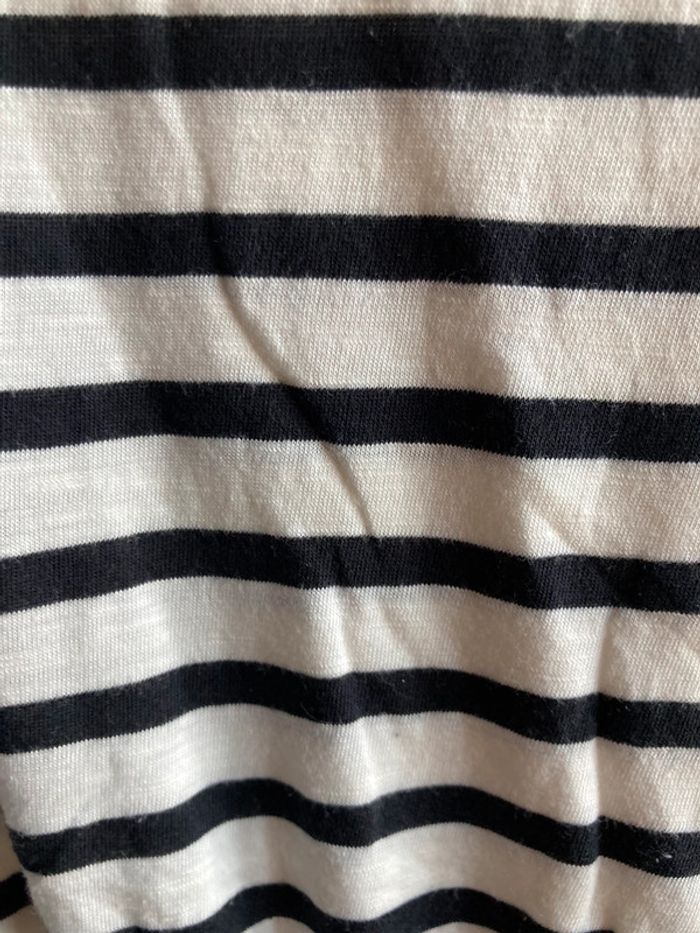 Jolie robe à lignes noires, très agréable pour l’été, taille S - photo numéro 3