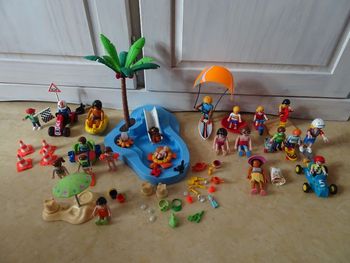 Playmobil Piscine 6673 + 12 petites boites Playmobil Plus