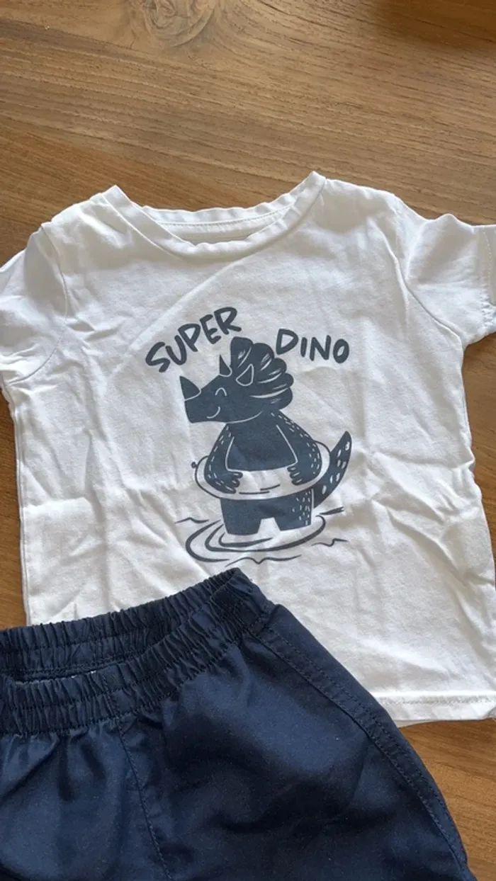 Ensemble short 12 moi/ tee-shirts inextenso 12 mois - photo numéro 2