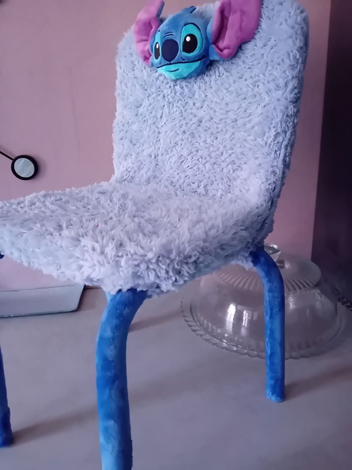Chaise enfant relookée Disney Stitch - photo numéro 2