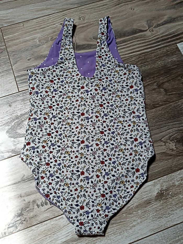 Maillot de bain 1 pièce réversible Kiabi taille 8 ans - photo numéro 2