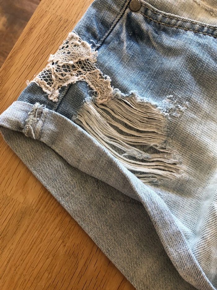 Short en jean et dentelle - photo numéro 2