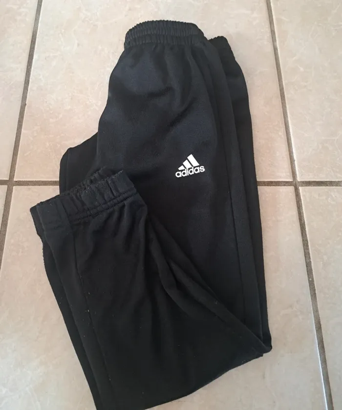 Jogging noir uni 4/5 ans taille ajustable 👧 Adidas en TBE