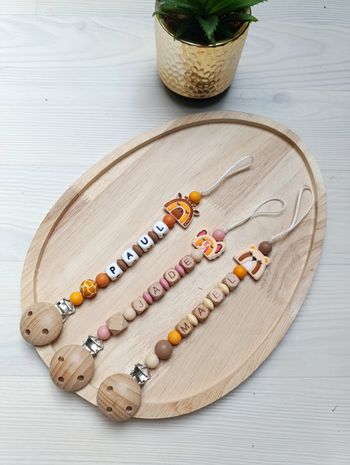 Attache tétine personnalisée