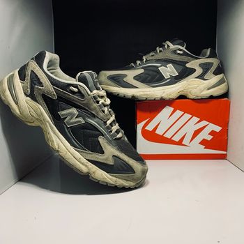 New Balance 725 – Grise Foncé & Beige – Pointure 43