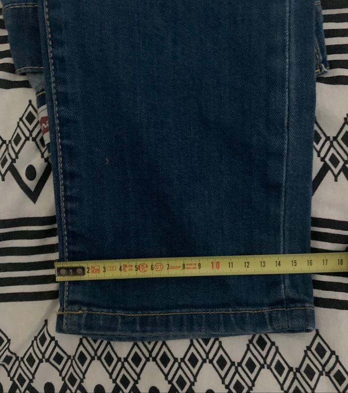 Jean’s levis taille 14ans état impeccable - photo numéro 4