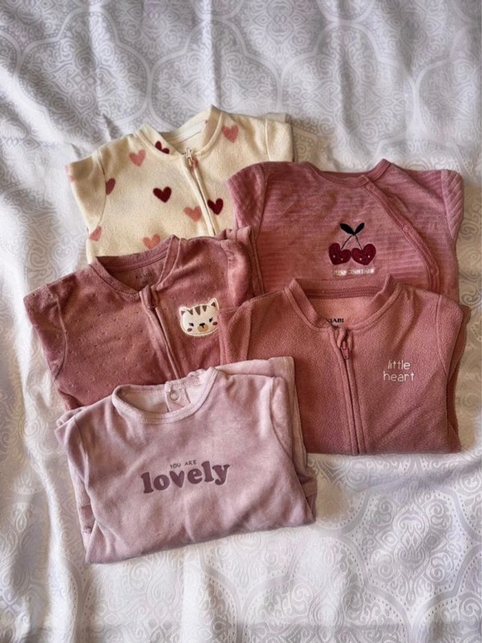 Lot de 5 pyjamas velours – Kiabi – Taille 9 mois