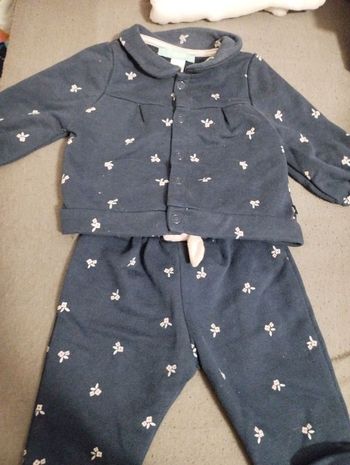 Je vend un ensemble de taille 3 mois porter 1 fois