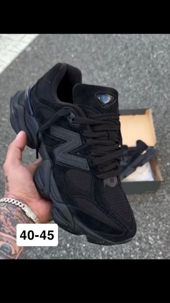 New Balance Full Black