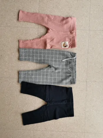 Lot 3 pantalons 12 mois fille