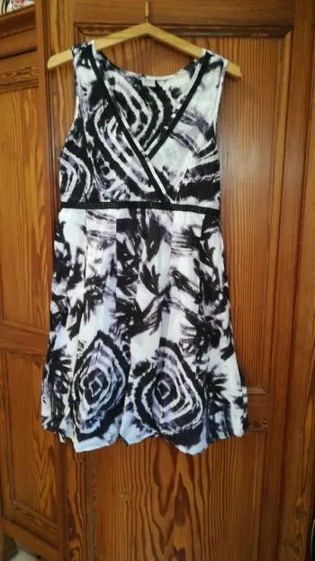 Robe été banche et violette