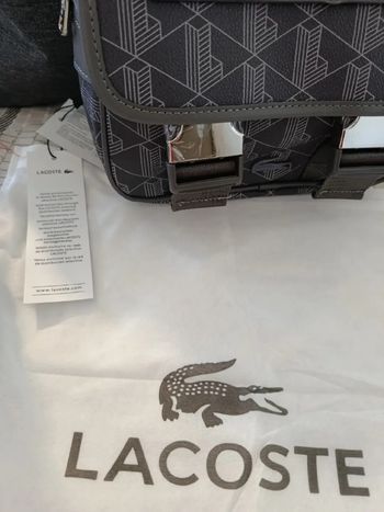 Sacoche Lacoste homme 