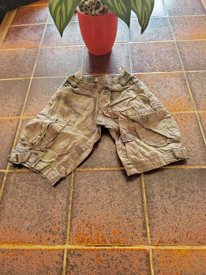 Short cargo camouflage