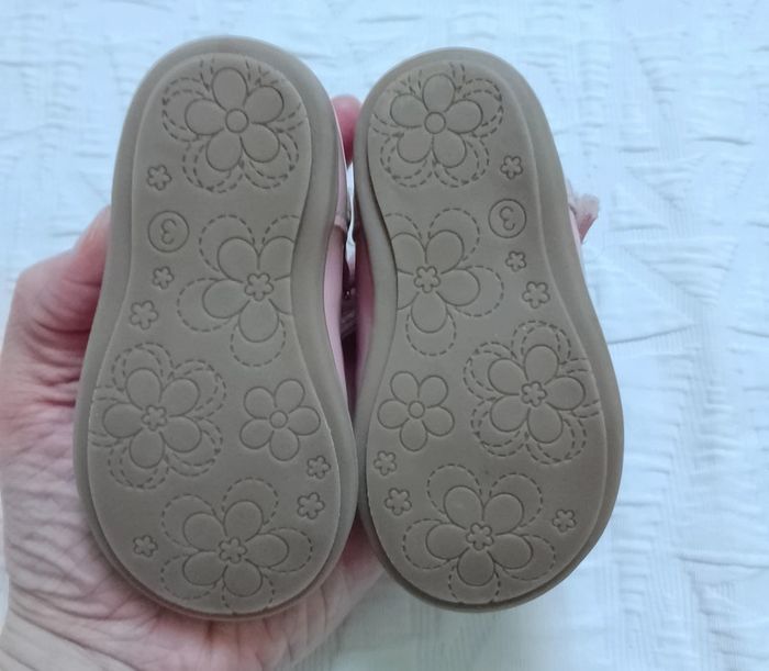 Primark chaussures rose verni coeur 19 - photo numéro 3