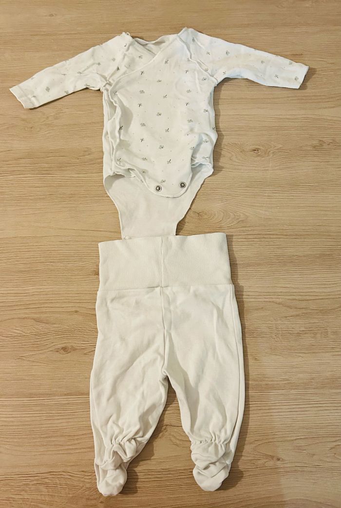 Vend ensemble taille 1 mois - photo numéro 2