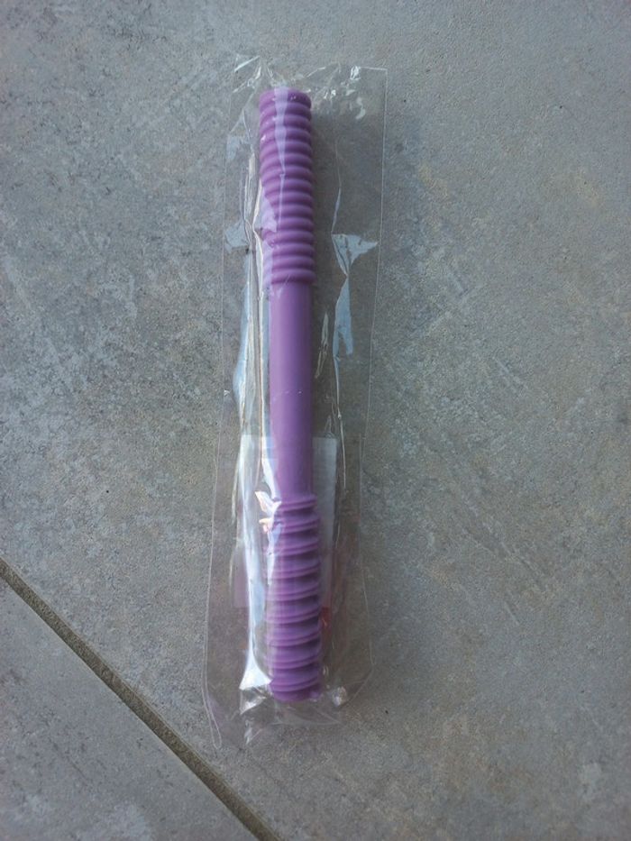 Bâtonnet de dentition neuf violet