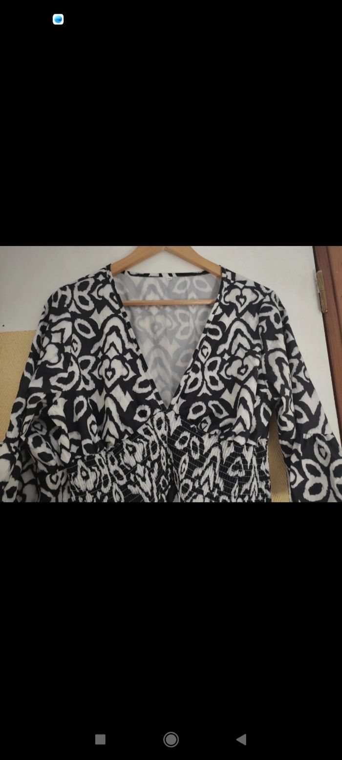 Robe noire manches courtes - photo numéro 4