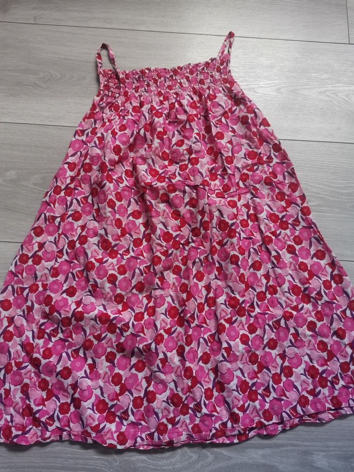 Robe légère dpam 8 ans excellent état