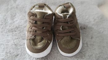 Chaussures bébé en tissu