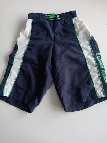 Short bleu marine T 12 ans