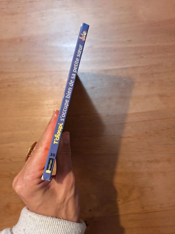 Livre t'choupi s'occupe bien de sa soeur - photo numéro 2