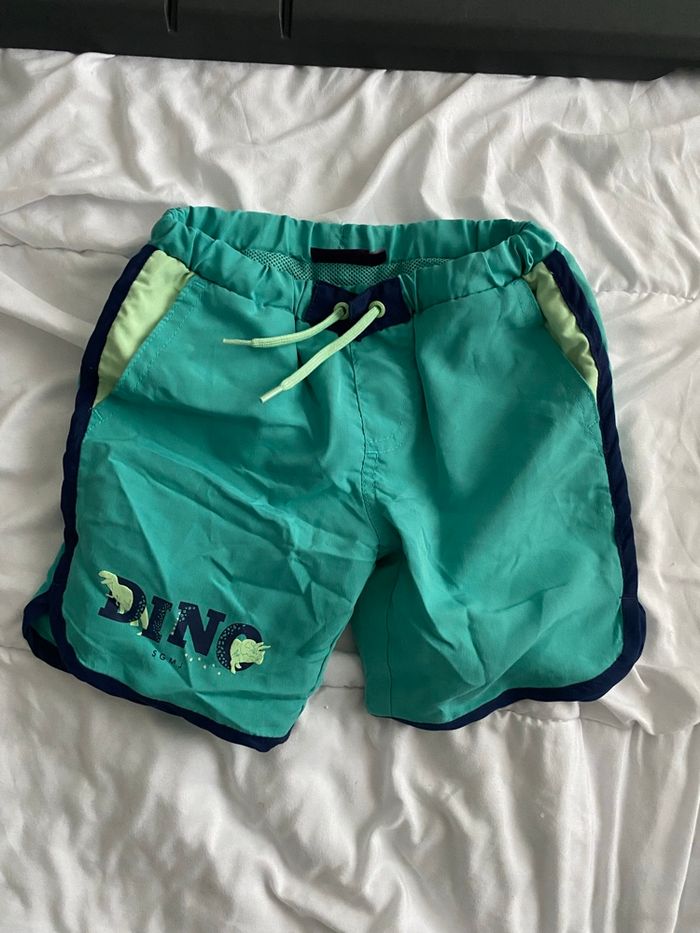 12 shorts . 2 ans - photo numéro 2
