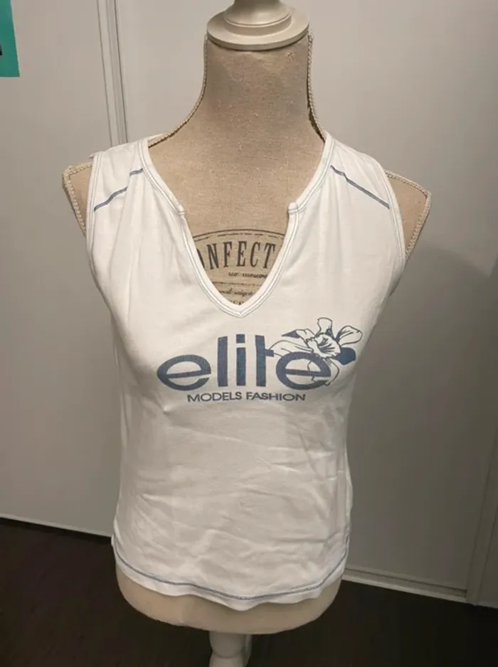 Débardeur Blanc Elite Models Fashion (Taille M) - Col V & Détails Couture Bleue