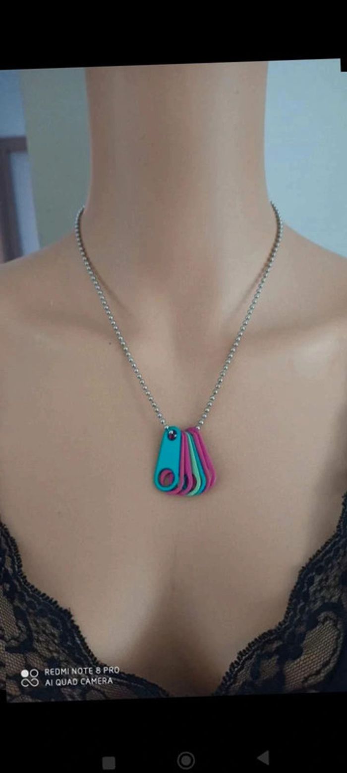 Collier tirettes multicolore