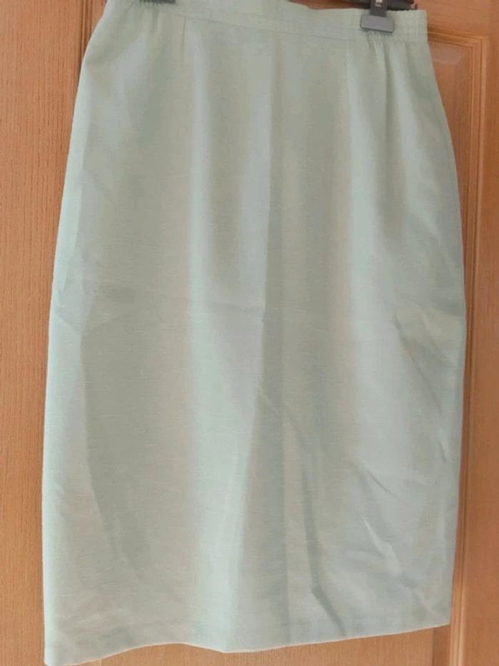 Tailleur veste et jupe vert pâle taille 42 - photo numéro 2