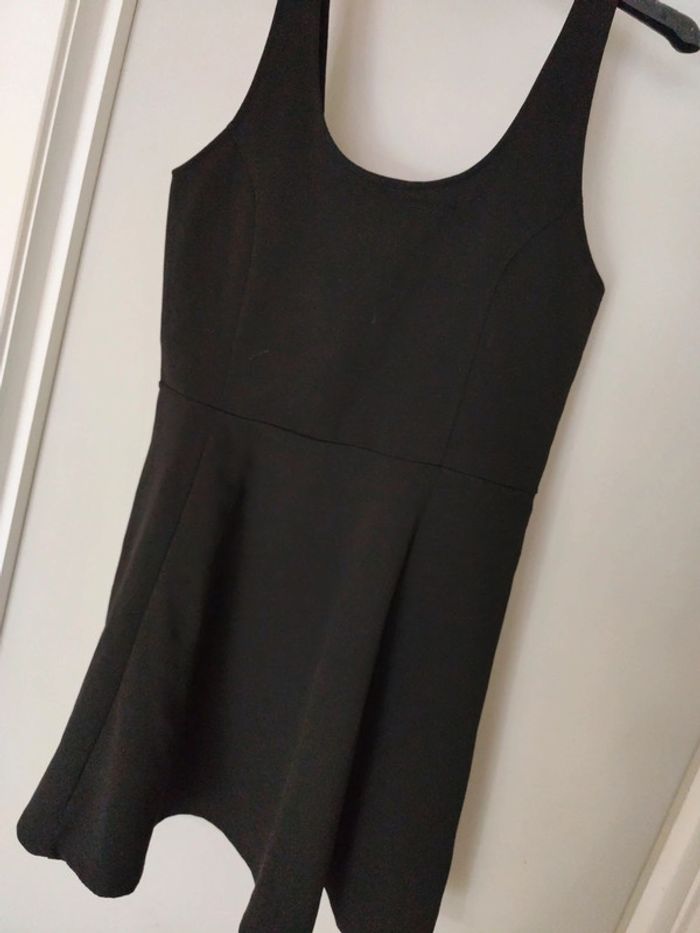 Robe noire - photo numéro 2