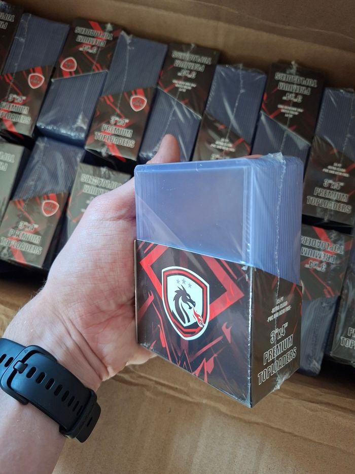 Carton de 40 paquets de 25 toploaders premium rigide 35 PT FireMint 🔥 - photo numéro 4