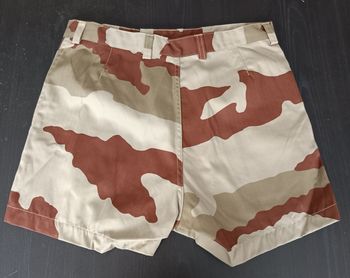 Short bariolée désert
Neuf