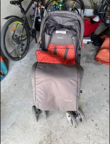 Poussette trottine