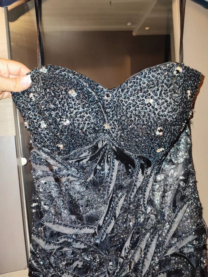 Robe de soirée scintillante - photo numéro 4